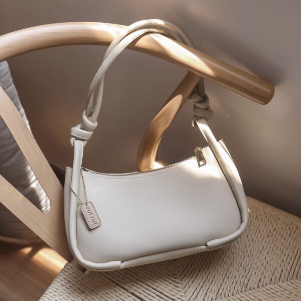 Yui Baguette in Cream