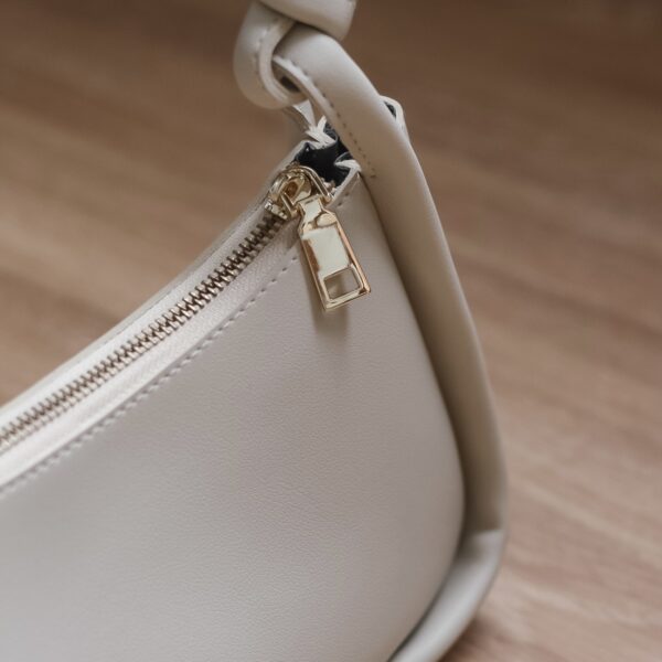 Yui Baguette in Cream - Image 5
